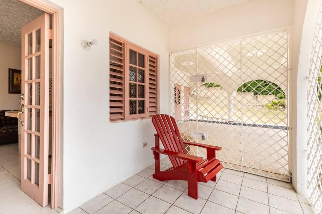 Shaw Park Gem Apt 12A Ocho Rios Exterior photo