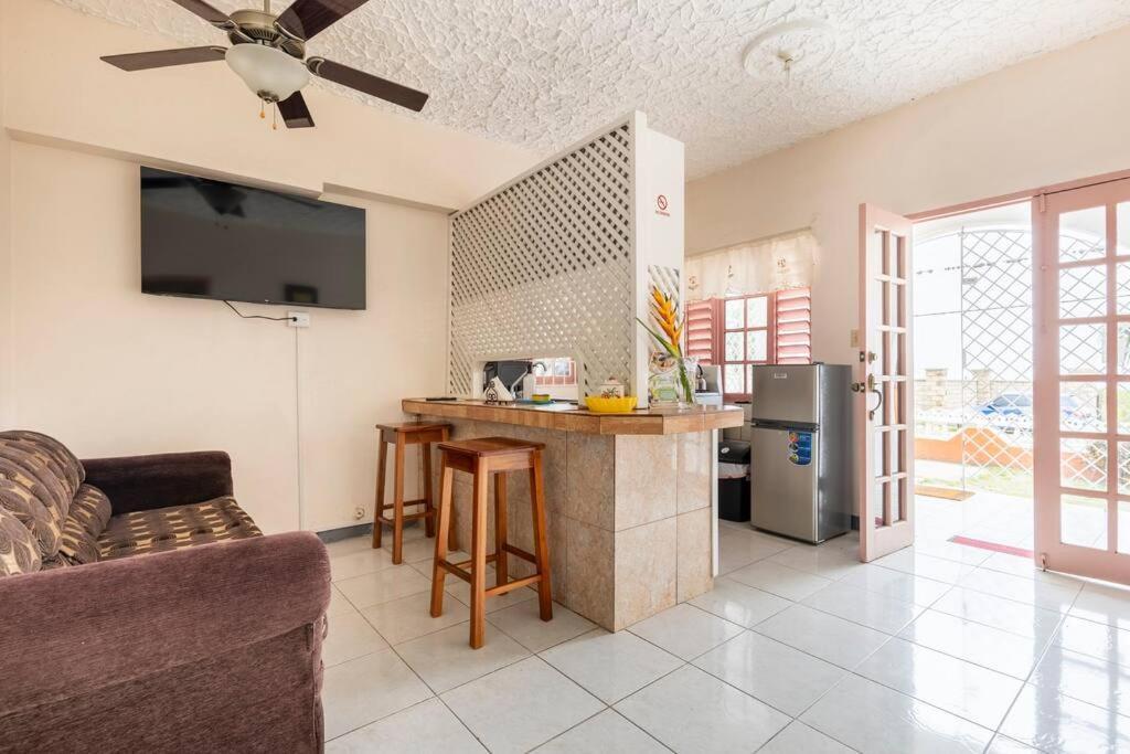 Shaw Park Gem Apt 12A Ocho Rios Exterior photo