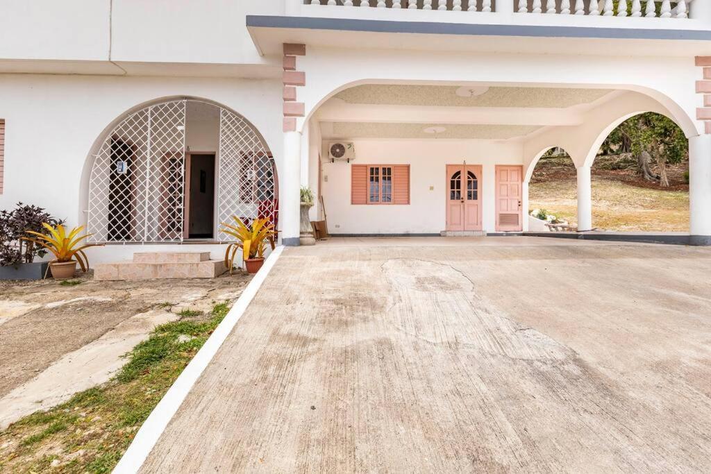 Shaw Park Gem Apt 12A Ocho Rios Exterior photo